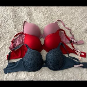 3 Victoria’s Secret bras 36DDD